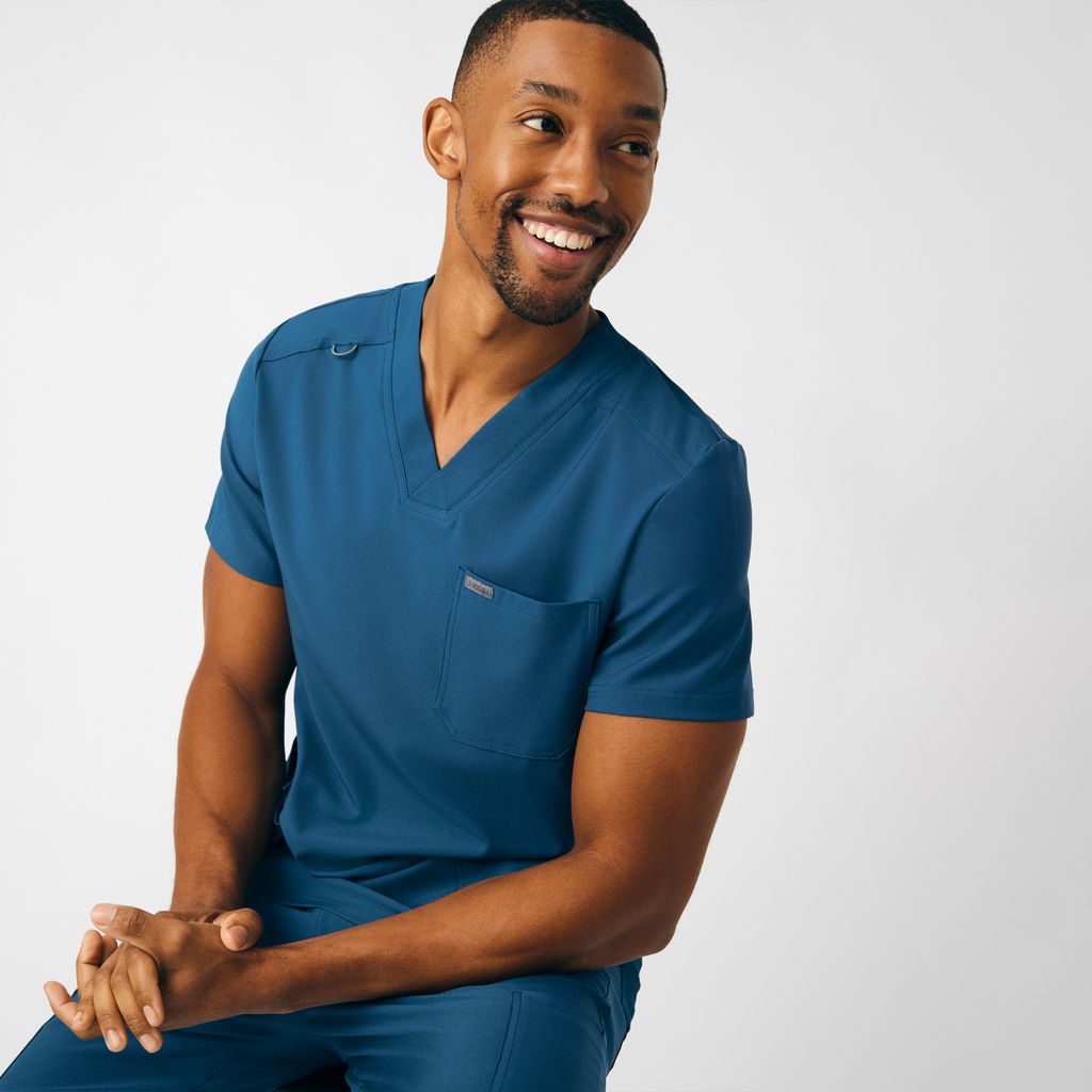 Landau Forward Men's 4-Pocket V-Neck Scrub Top